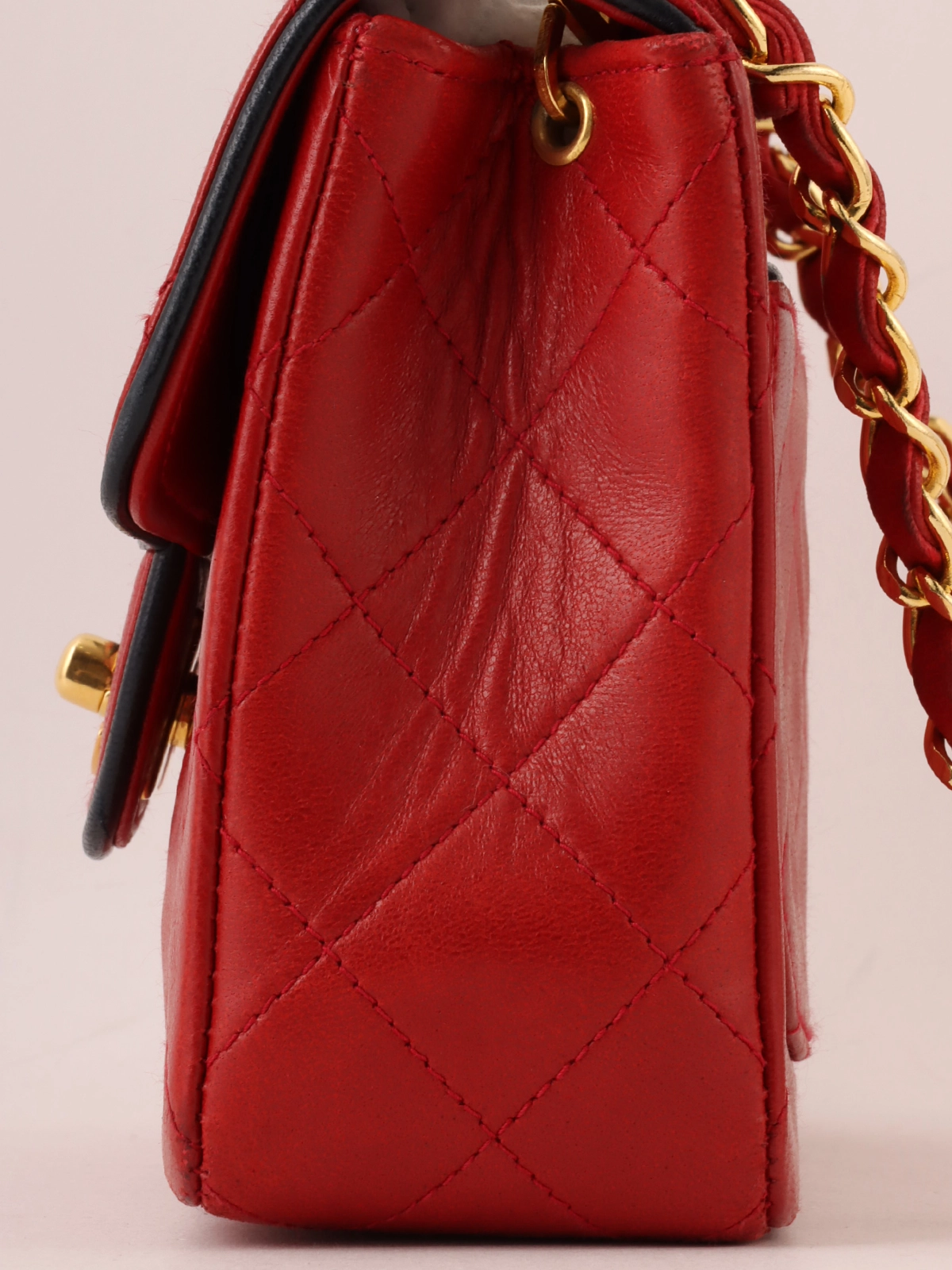 VINTAGE シャネル チェーンクラッチ レッド CHANEL - シャネル マトラッセ クラシック チェーンクラッチ